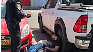 هجوم بالسكاكين.. مشاهد لحادث طعن إسرائيليين عند مفترق غوش عتصيون (صور وفيديو)