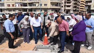 محافظ الإسكندرية يوجه بإغلاق محال عقار آيل للسقوط وهدمه- صور