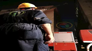 دخان سنترال رمسيس المحترق يُفزع سكان القاهرة.. ماذا حدث في "نص الليل"؟