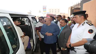 محافظ بني سويف يتفقد التشغيل التجريبي لمجمع مواقف السيارات الجديد - صور