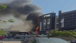 حريق هائل داخل مول بالشيخ زايد