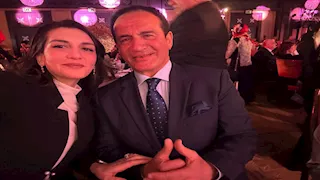 محمد ثروت يهنئ ابنته داليا بعد حصولها على درجة الماجستير من المملكة المتحدة