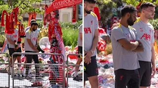 "رفقة عائلته".. 7 صور لحضور محمد صلاح تأبين الراحل ديوجو جوتا أمام ملعب أنفيلد (فيديو)