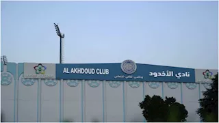 "نجا من الهبوط بنقطة".. ماذا نعرف عن نادي الأخدود السعودي الذي يفاوض إمام عاشور؟