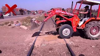 النقل تناشد المواطنين عدم إقامة معابر غير شرعية على قضبان السكة الحديد