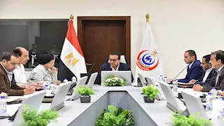 وزير الصحة يناقش عددًا من الإجراءات لتعزيز جودة الخدمات الصحية للمواطنين