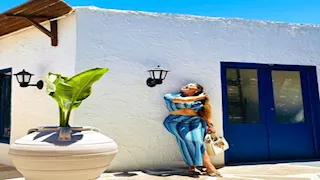 بـ "ملابس البحر".. أحدث جلسة تصوير "جريئة" لـ ملك قورة تخطف بها الأنظار