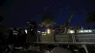 الدفاع السورية تنشر قواتها في السويداء.. فماذا يحدث؟