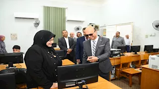 رئيس جامعة أسيوط يتابع معامل التنسيق بآداب والمدينة الجامعية (صور)