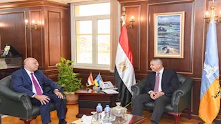 محافظ الإسكندرية يستقبل محافظ دمياط والرئيس التنفيذي لجهاز تنمية المشروعات - صور