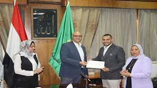 تقديرًا لجهودهم.. محافظ القليوبية يُكرّم مشرفي ومديري "تضامن الحج" (صور)