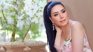 "الأمثل لفصل الصيف".. عبير صبري بفستان مشجر بالورود في أحدث ظهور