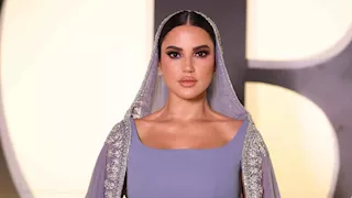 درة في أحدث ظهور.. تسريحة شعر ومكياج يبرزان جمال الإطلالة