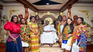 "بياخد البركة".. 5 صور لنجم مانشستر سيتي خلال تواجده في غانا