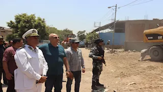 بالصور- محافظ القليوبية يقود حملة لإزالة التعديات على الأراضي الزراعية 