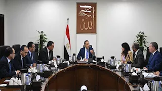 رئيس الوزراء يُتابع الخطة التنفيذية لمحطات تحلية مياه الساحل الشمالي الغربي