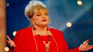 وفاة كوني فرانسيس صاحبة تريند أغنية "Pretty Little Baby" 