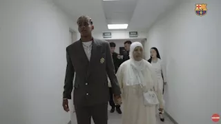 “بين الطفولة والنجومية".. 10صور من اصطحاب لامين يامال جدته خلال تجديد عقده مع برشلونة