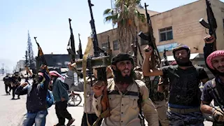 فصائل مسلحة بالسويداء تعلن اندماجها في "الحرس الوطني" تحت قيادة الهجري