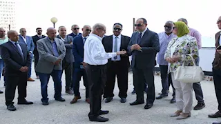 وزير قطاع الأعمال: نبحث تحويل مبنى قصر القطن إلى مركز استثماري بإسكندرية