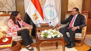 "السبكي": مناقشة استقدام خبراء أمريكيين لعقد ورش تدريبية في مجالات الرعاية الصحية