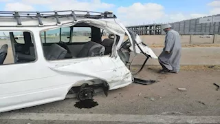 10 مصابين في حادث انقلاب ميكروباص على الطريق السياحي بالجيزة
