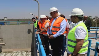 محافظ القليوبية يتفقد محطة معالجة صرف صحي نامول