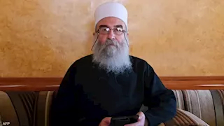 زعيم دروز سوريا يرفض دخول وفد حكومي برفقة قافلة المساعدات للسويداء