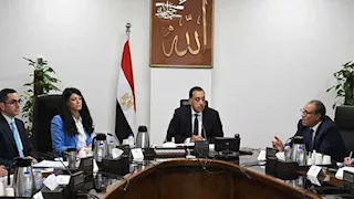 رئيس الوزراء يتابع جهود تعزيز التعاون الاقتصادي المصري الأمريكي