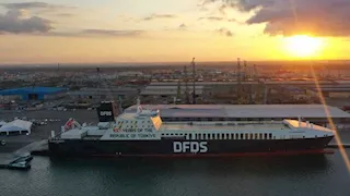 خط الرورو.. سفينة (OLYMPOS) تغادر ميناء دمياط بعد تداول 1278 طنًا