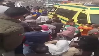 لحظة جنون أم صرخة ألم؟.. أم تلقي بطفليها من أعلى كوبري بالإسكندرية