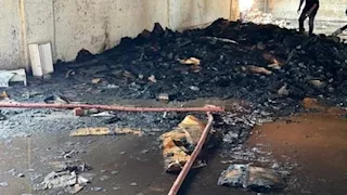 انتداب المعمل الجنائي لمعاينة حريق برج تابع لشبكة اتصالات بالتجمع