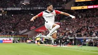 396 مليون خلال 6 سنوات.. فرانكفورت صائد المهاجمين وحاصد الملايين