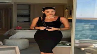 بالصور |  ياسمين صبري تستمع بإجازة الصيف.. والجمهور: "قمر الساحل"