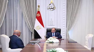 سيارات سيتروين وجيب شروكي.. السيسي يتابع مشروعات الهيئة العربية للتصنيع