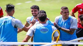 "جلسة ريبيرو وفقرات متنوعة".. 15 صورة لأبرز لقطات مران الأهلي الجماعي أمس 