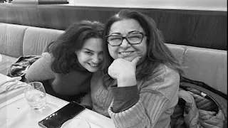 هند صبري تنعى والدتها بكلمات مؤثرة: "كيف يدور العالم بدون أم؟"