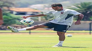 "كابوسك".. هتافات قوية من جماهير الأهلي لدعم أحمد زيزو لاعب الفريق (فيديو)