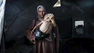 حماس: أمهات غزة أُجبرن على إرضاع أطفالهن الماء بدل الحليب