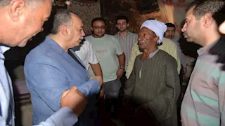 200 منزل تحت التطوير في نزلة عطية.. ومحافظ أسيوط: نسعى لبيئة سكنية آمنة للمواطنين – صور