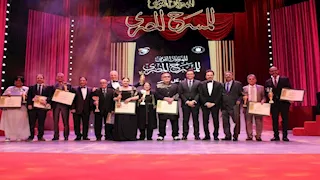 ليلى علوي تهنئ المكرمين في افتتاح المهرجان القومي للمسرح