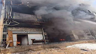 النيران تلتهم طابقا بمصنع أغذية في التجمع الخامس ونقل مصاب بحروق