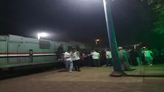 السكة الحديد: إنهاء خدمة مشرف قطار ورئيس وردية بسبب الإهمال