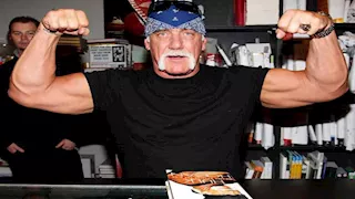 "بطل خارق و3 زيجات".. 10 معلومات عن أسطورة المصارعة هالك هوجان