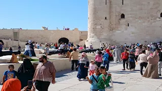 الإسكندرية تستقبل 25 ألف زائر في احتفالها بعيدها القومي (صور)