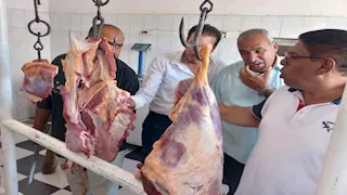 لحوم طازجة بأسعار مخفضة في جنوب سيناء.. طرح 7 عجول بفروع "دلتا ماركت"