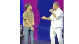 تامر حسني يقدم كريم أسامة في حفل العلمين الجديدة.. والأخير يشكره