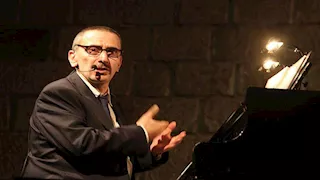 لماذا سخر زياد الرحباني من دلال كرم وأهدى كارمن لبس "عندي ثقة فيك"