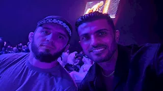 محمد سامي ينشر صورة مع لاعب الفنون القتالية الشهير إسلام ماخاشيف