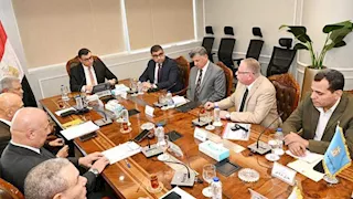 وزير الإسكان يبحث مع "الوطنية للمقاولات" تسريع مشروعات البنية